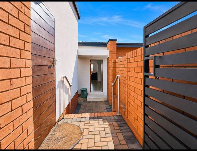 3 BEDROOM TOWNHOUSE FOR SALE IN GOLDEN FIELDS ESTATE